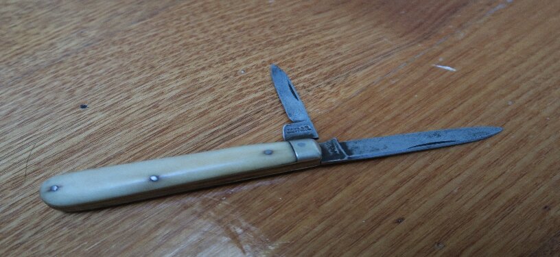 Antique Pocketknives: Cleaning Your Knife